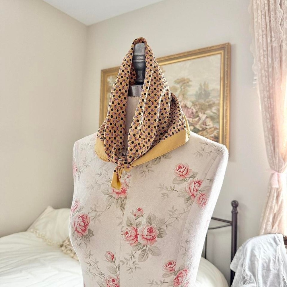 70s gold geometric scarf square bandana style